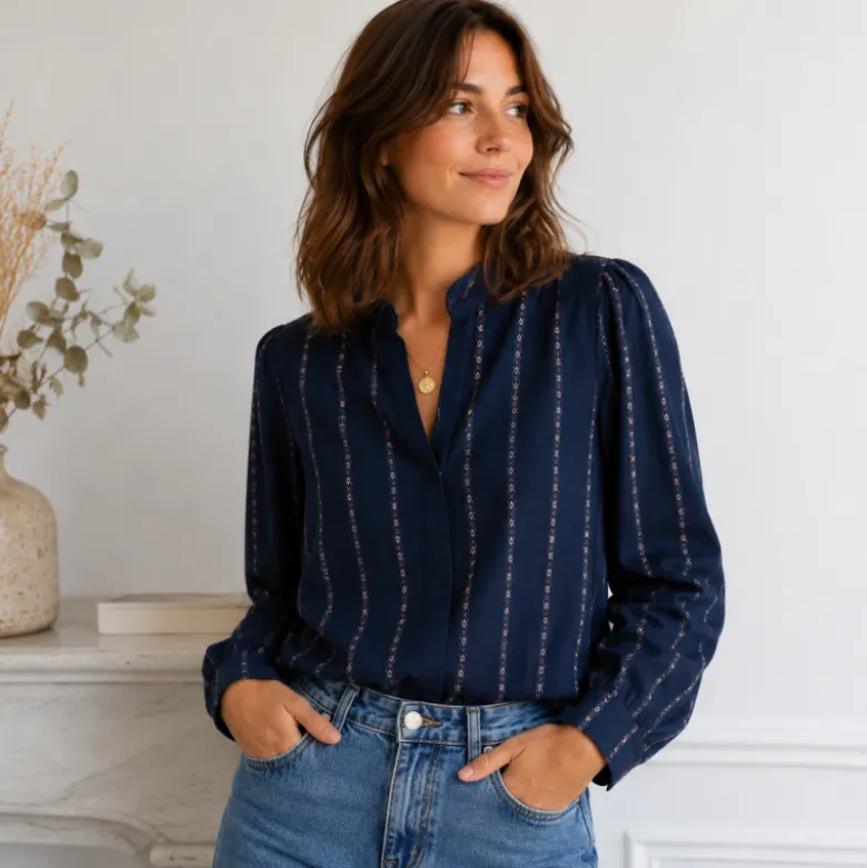 Voile de coton à rayures fines jacquard bleu marine