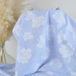Voile de coton tissé teint à rayures et motif fleurs - Bleu